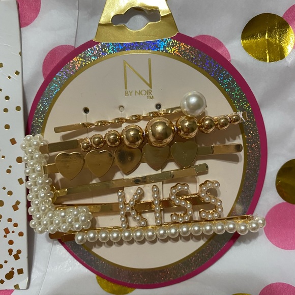 - New hair clips - Picture 3 of 8